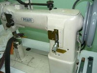 MAQUINA DE POSTE PFAFF